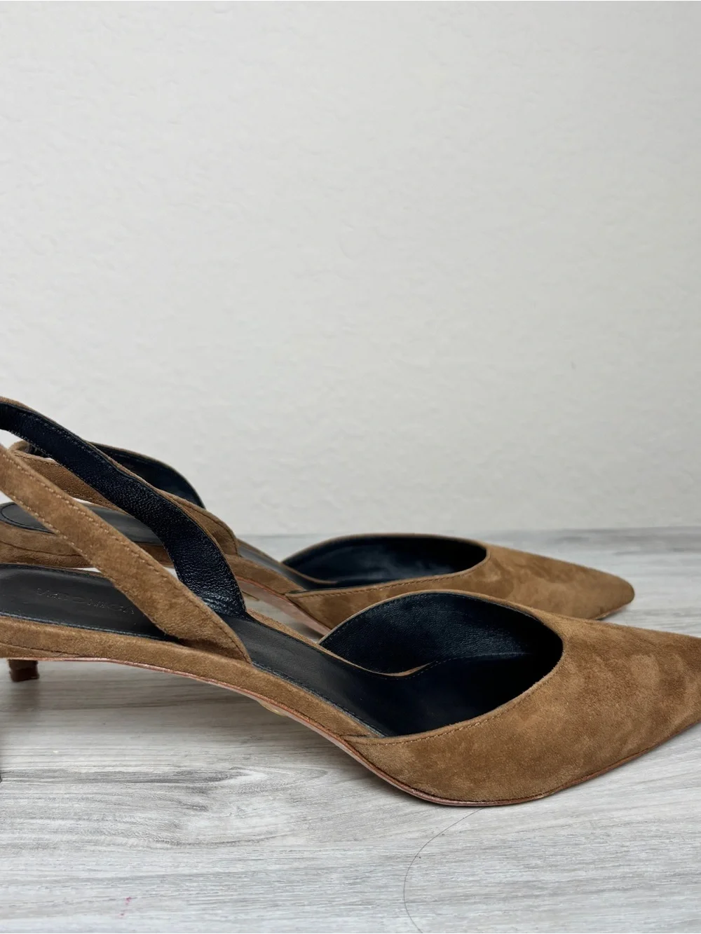 Veronica Beard Caroline Slingback Pointed Toe Suede Tan Kitten Heel Pump Sz 9